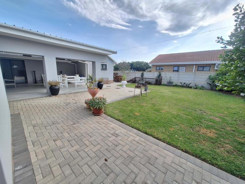 5 Bedroom Property for Sale in Reebok Western Cape